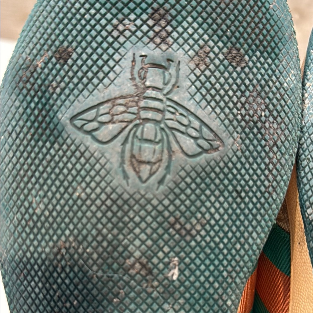 Authentic Gucci Beige and Green Sneakers - Picture 15 of 16